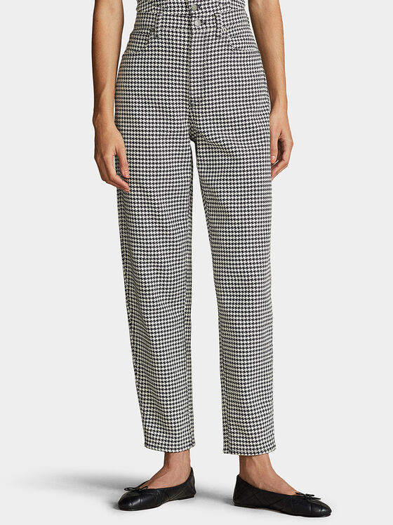 Скъсен панталон с пепитен десен - 1