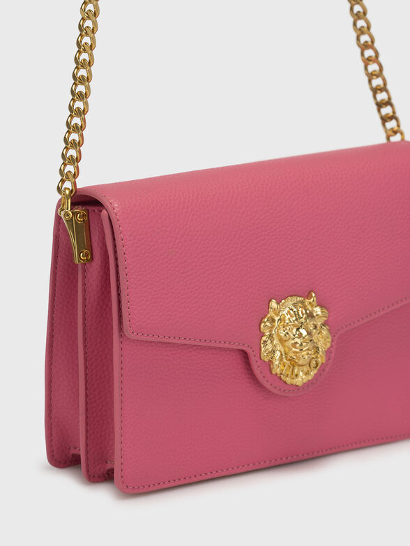 Beige crossbody bag with golden accent  - 5