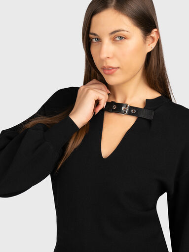 V-neck sweater - 5