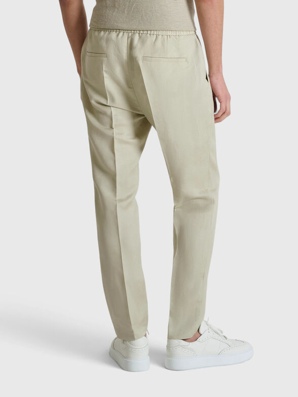 Trousers with a mini logo detail - 2