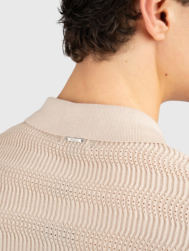 Short-sleeved sweater with a zip on the collar - 4