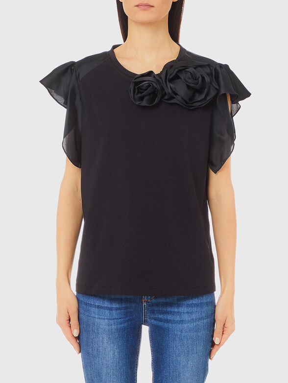 Blouse with roses on the shoulder - 1