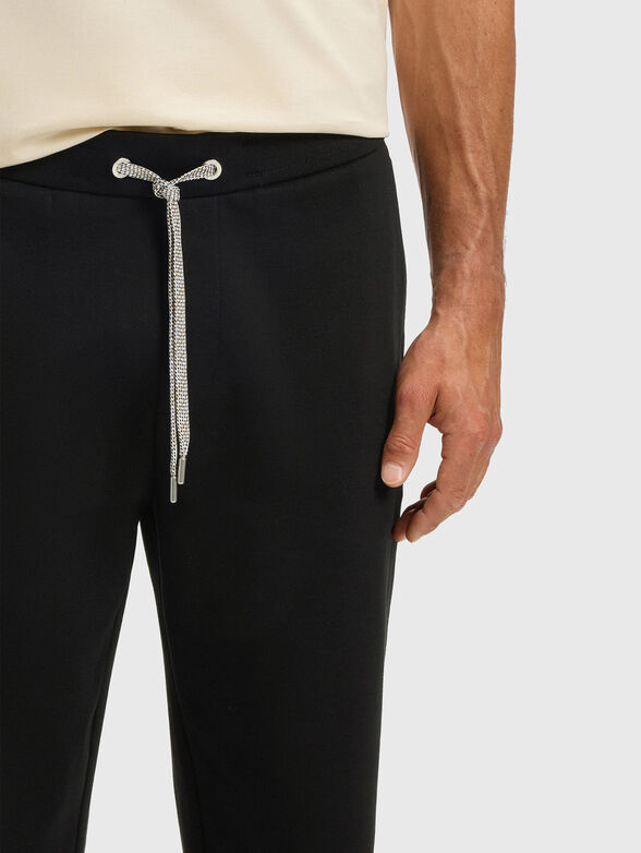 Sports trousers with elastic waist - 3