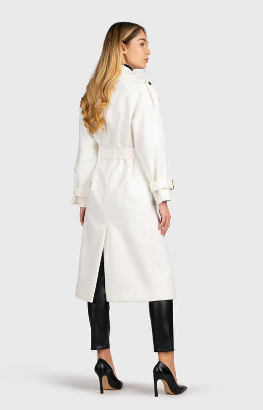 Палто с колан и еполети в бял цвят - 2