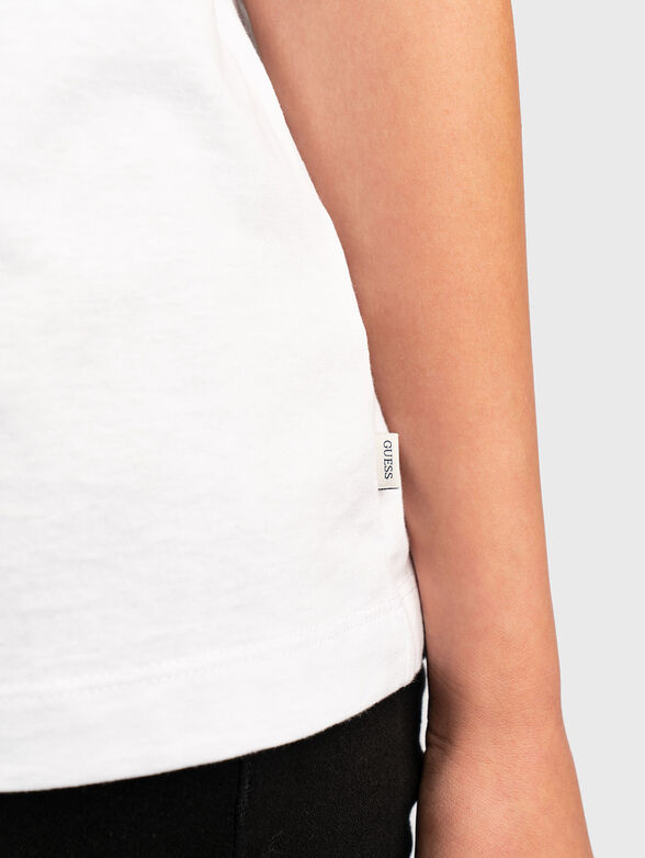 T-shirt with oval neckline - 4