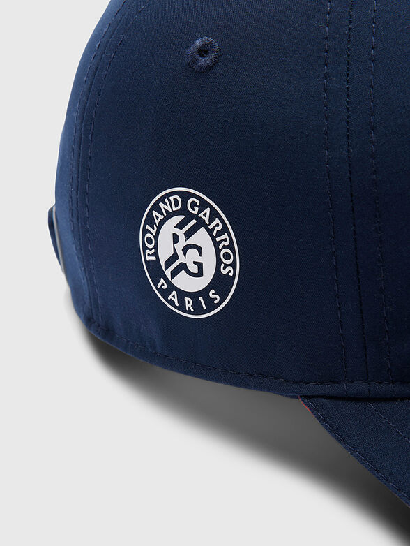 Baseball cap with logo embroidery - 4