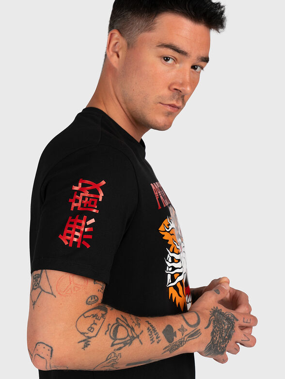 Black T-shirt with colorful print - 3