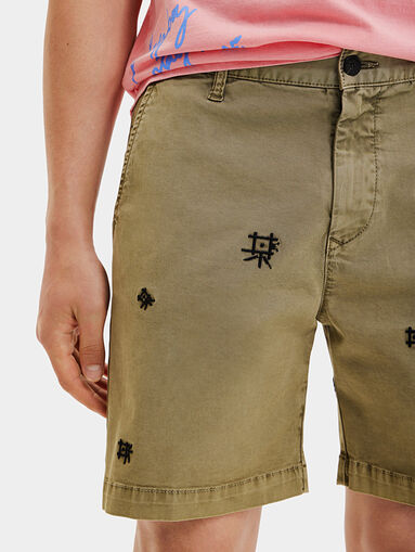 Shorts in green color with embroideries - 3