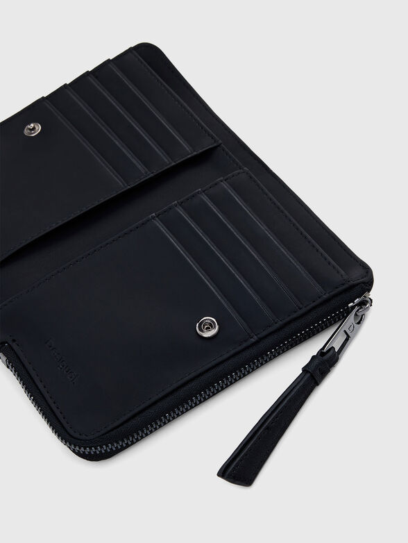Wallet with eyelets and logo - 4