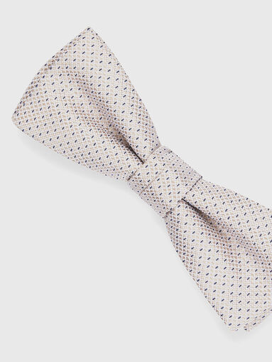 Bow tie and pocket square in silk-blend jacquard in beige - 4
