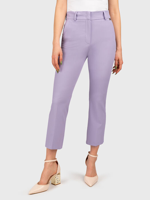 Cropped pants in purple