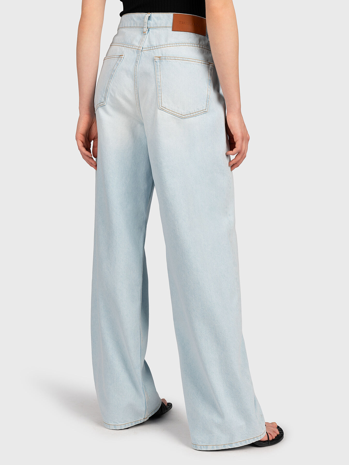 ☆20%割引☆TRUSSARDI JEANS ホワイト　トレーナー　48 ☆20%割引☆TRUSSARDI JEANS ホワイト トレーナー 48