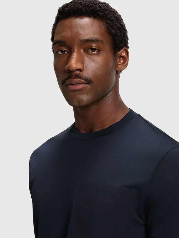 T-shirt with oval neckline - 4