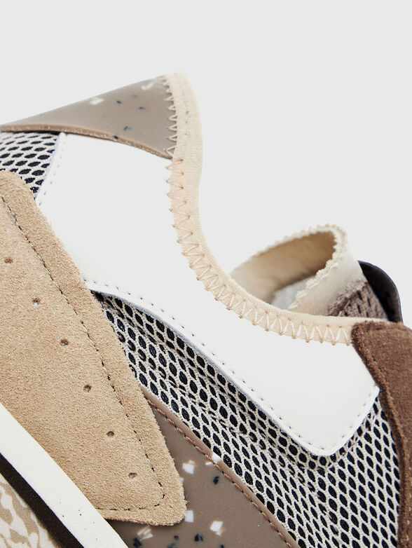 Sports shoes with contrasting panels  - 4
