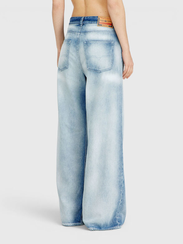 1996 D-SIRE-FSI1 jeans with distressed look - 2