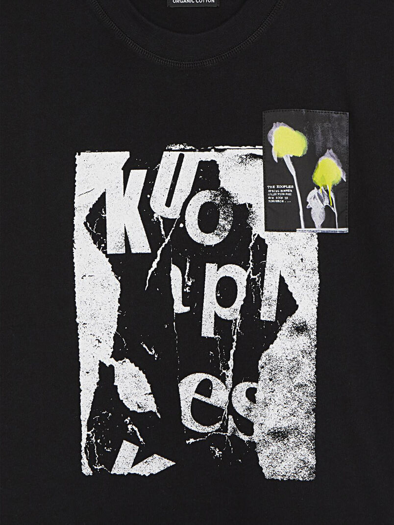 Black t-shirt with print - 3