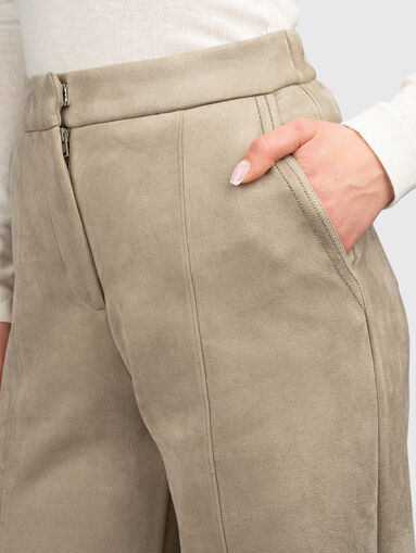 Sports trousers with logo - 4