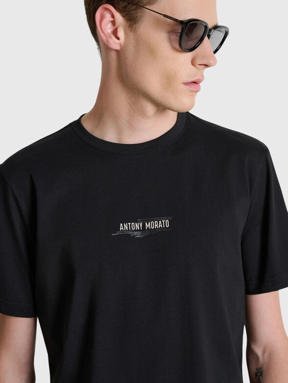 Black t-shirt - 4