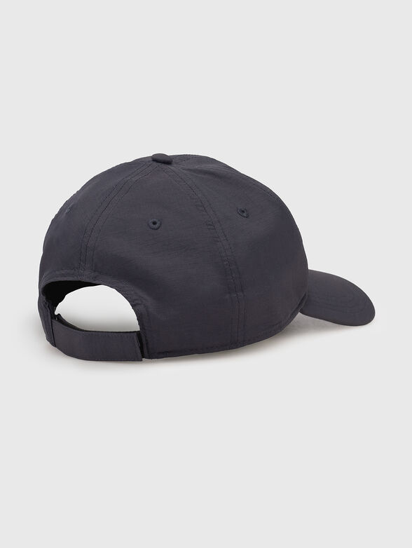 Baseball cap with contrasting logo - 2