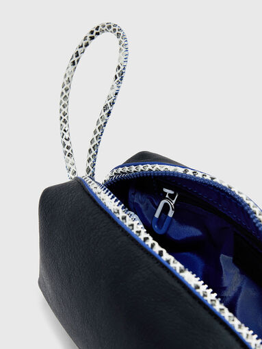 Case with logo accent - 3