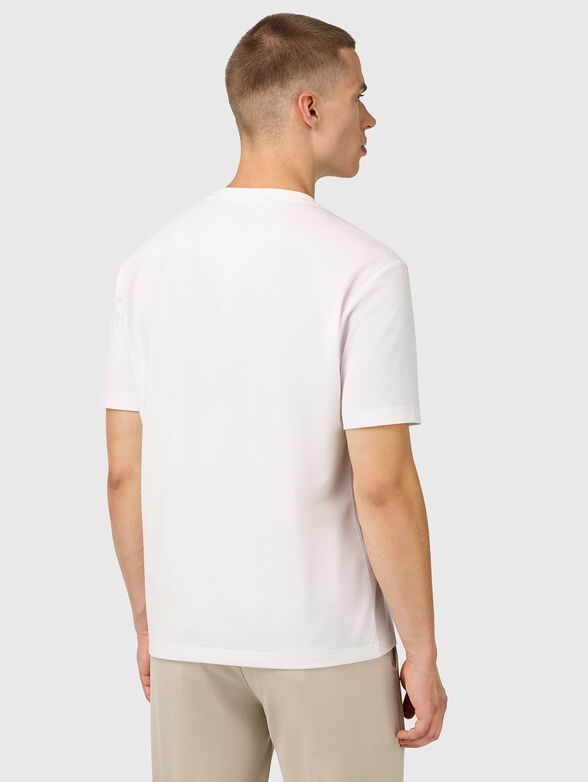 White T-shirt with accent pocket - 3