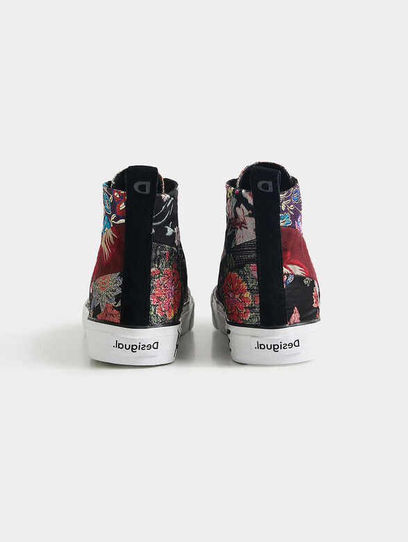 Sports shoes with floral print - 4