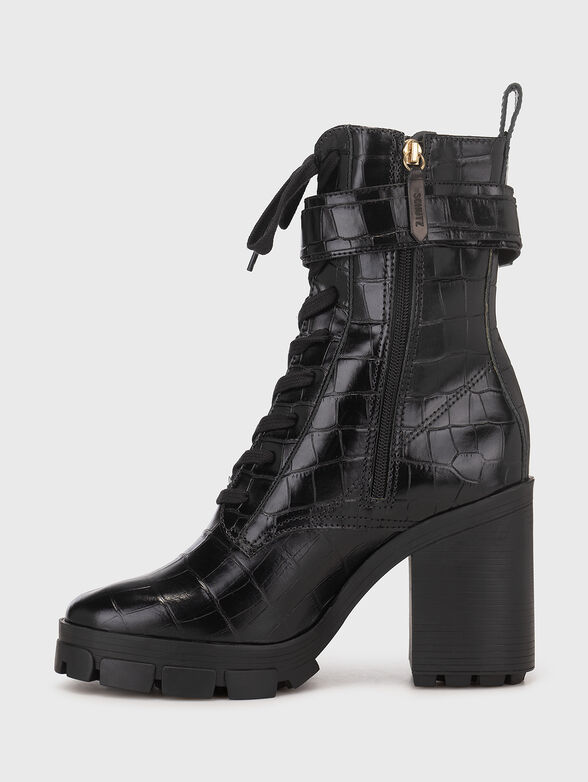 Croc-effect ankle boots  - 4