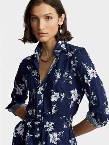 Shirt dress with floral print and belt - 4