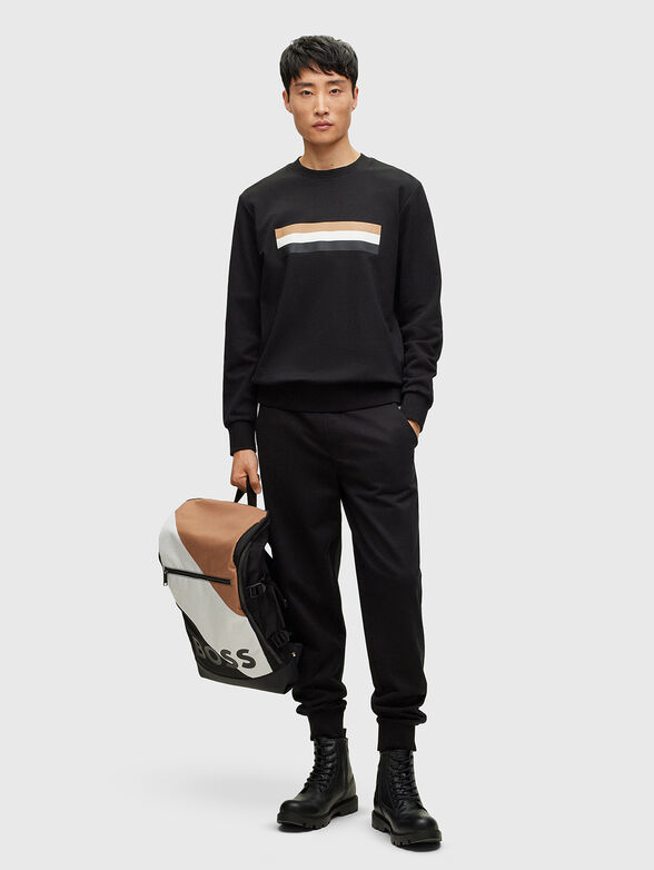 Sweatshirt with accent stripes - 2