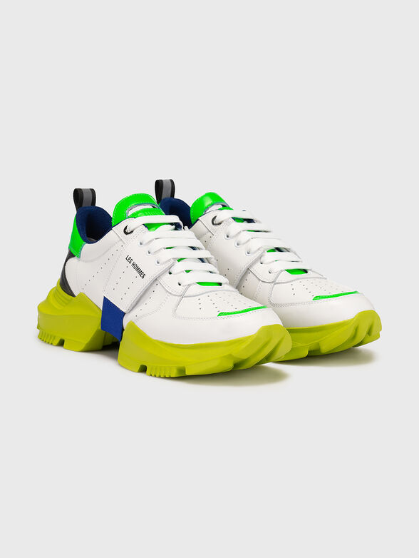 Sports shoes with multicoloured elements - 2