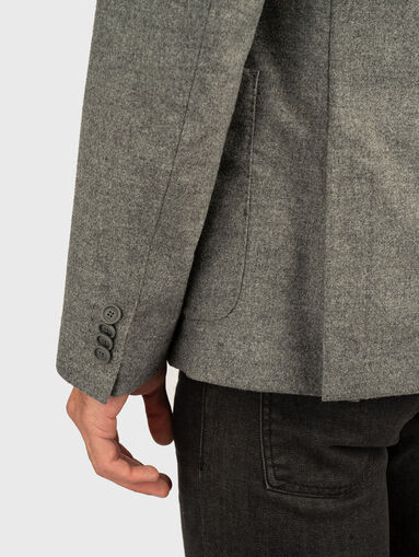 Jacket with notched lapel - 4