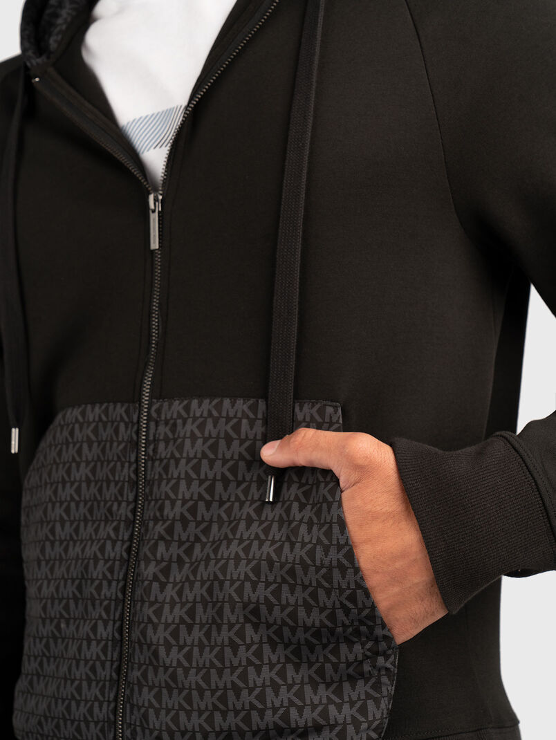 Black sweatshirt with hood and zip - 3