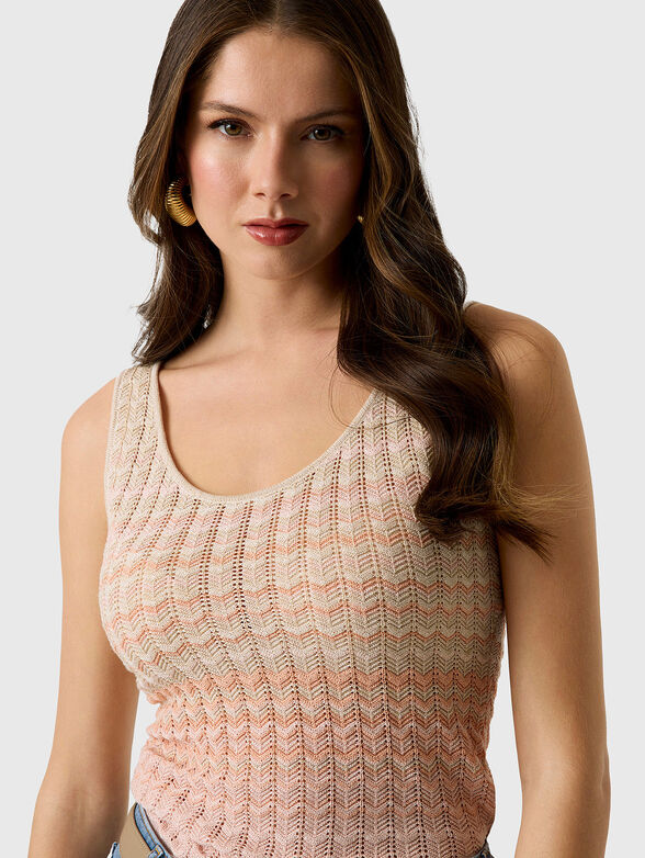Knitted top made from a viscose blend - 4