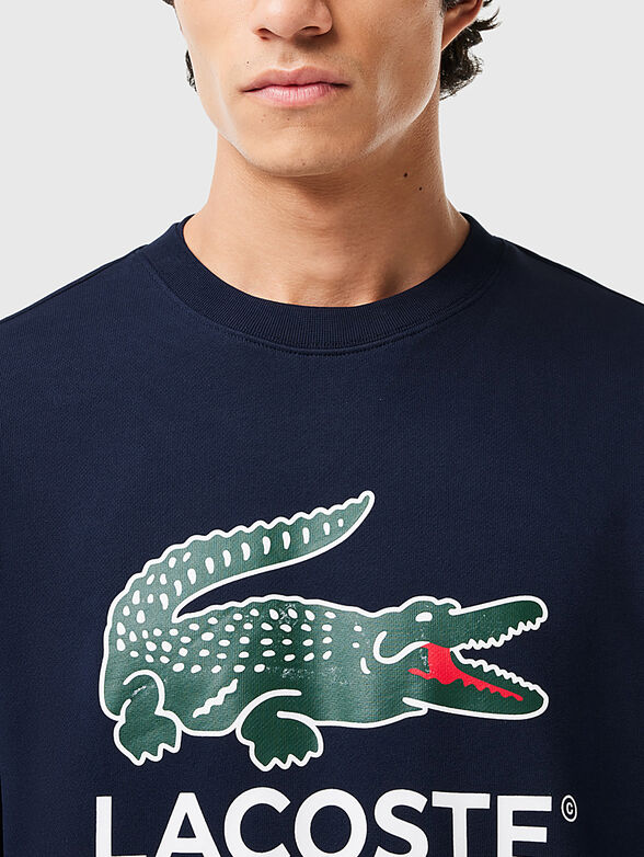 Dark blue sweatshirt with logo accent  - 4