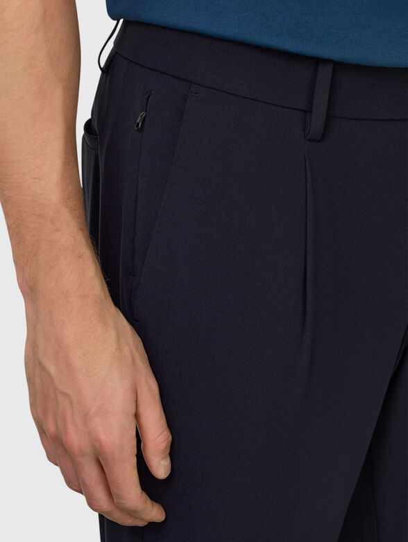 Pants with pleats - 3