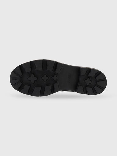 YANIKAY loafers with logo accent - 4