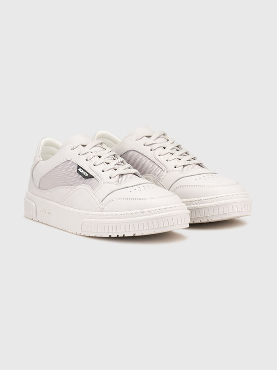 Sports shoes with logo - 2