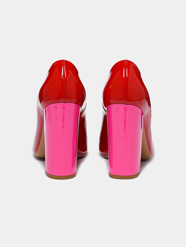 Red decollete shoes with a contrasting heel - 3