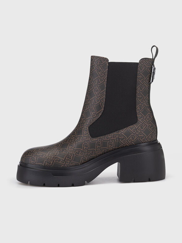 CARRIE 19 boots with monogram print - 4