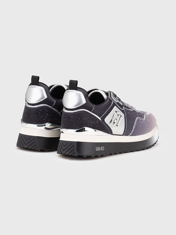 Sports shoes with logo - 3