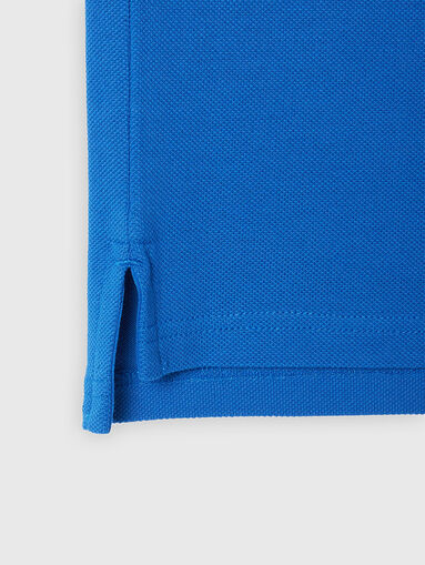 Polo shirt in blue with logo detail  - 4
