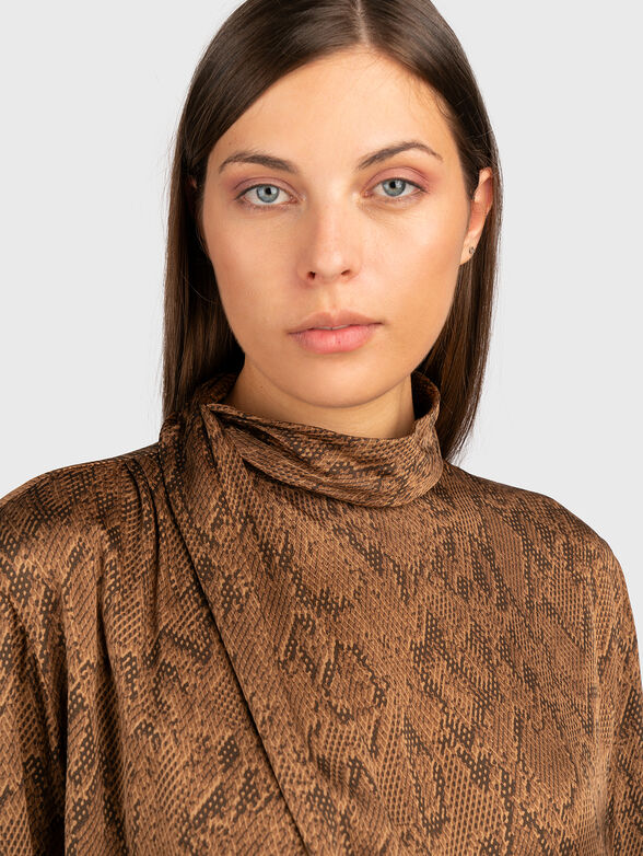 Viscose blouse with accent sleeves - 6