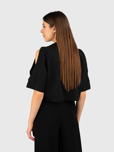 Cropped T-shirt with cut out elements - 3