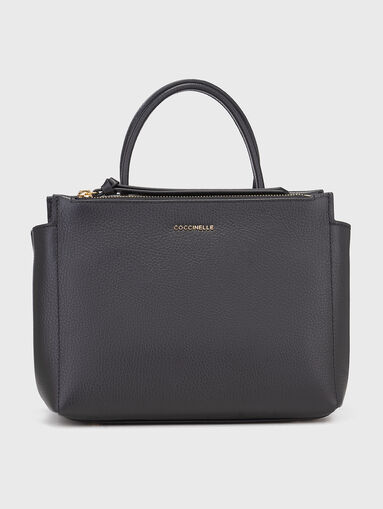 Leather bag with a grainy effect and gold details - 3