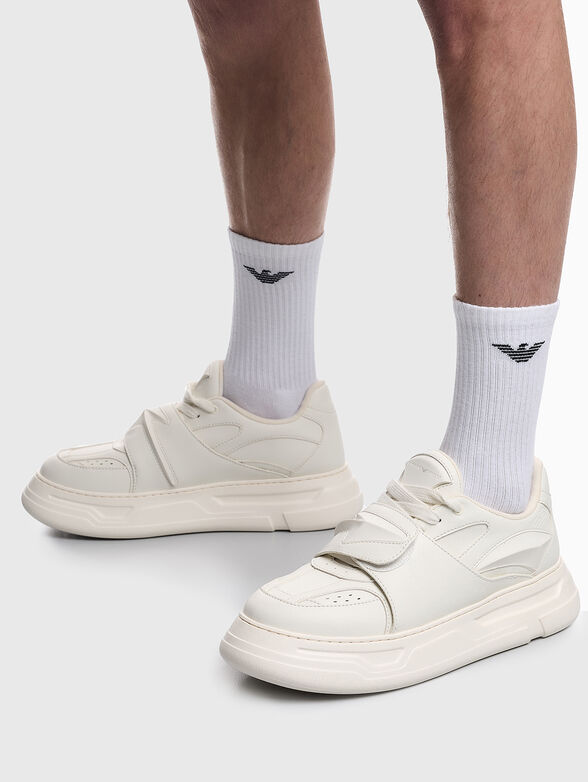 Sneakers with accent details - 2