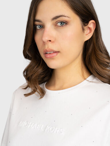 Cropped T-shirt with rhinestones - 4