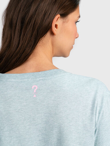 Blue T-shirt with maxi print - 3