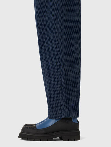 Cotton trousers with pockets - 3