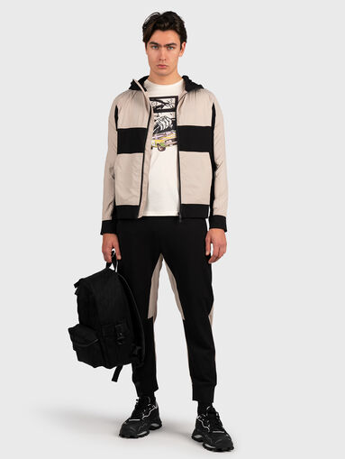 Hooded sweatshirt with zip - 5