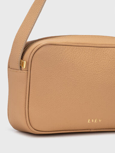 Small leather bag with logo in beige - 4